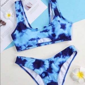 Shein blue tie dye bikini with keyhole/v neck slit